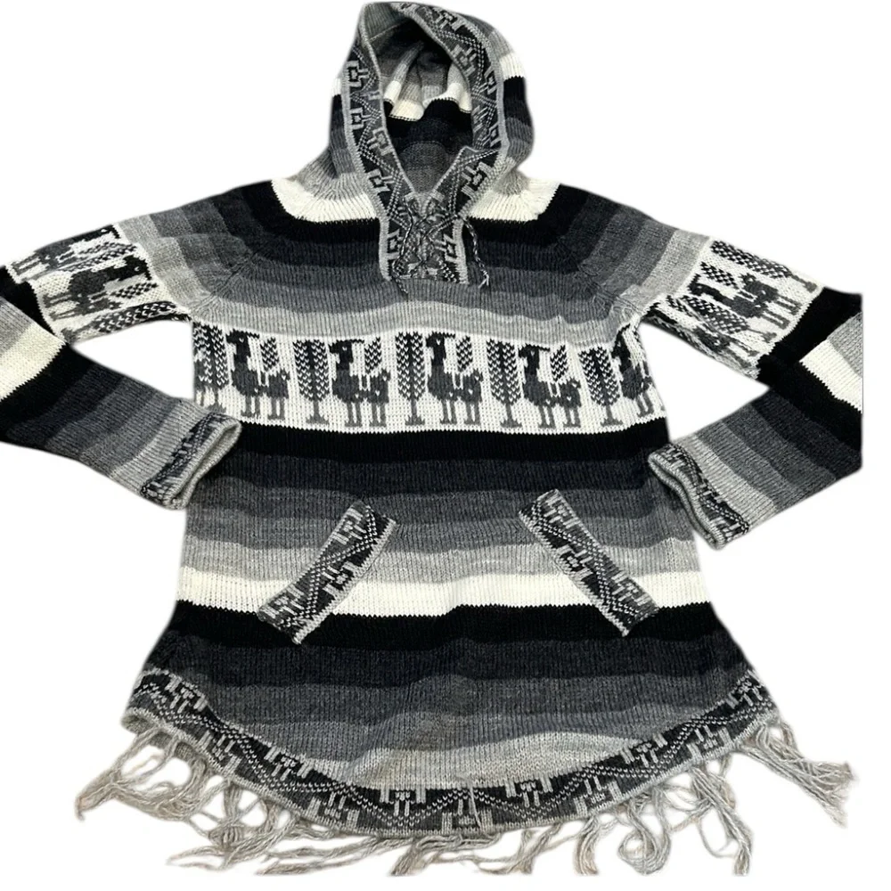 Peruvian alpaca wool hooded sweater with a llama design small